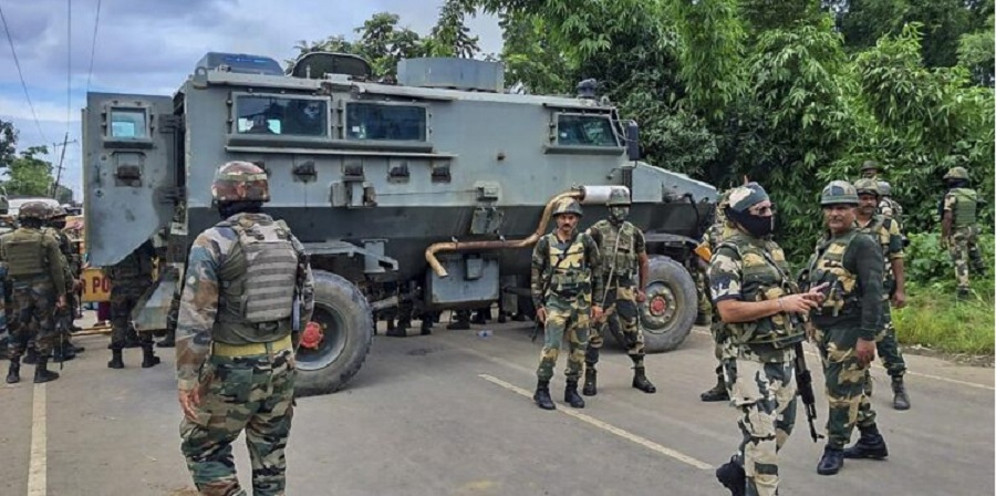 Manipur News :भारी हथियारों से आतंकियों का बड़ा हमला, CRPF जवान शहीद, 3 से ज्यादा घायल, Breaking News 1