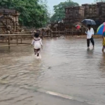 कोणार्क सूर्य मंदिर में भारी बारिश से बढ़ी पर्यटकों की परेशानी