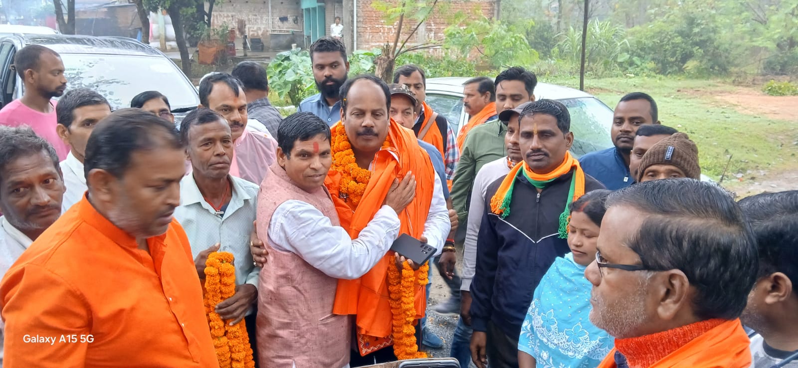 भाजपा प्रत्याशी प्रदीप प्रसाद ने नामांकन के बाद…