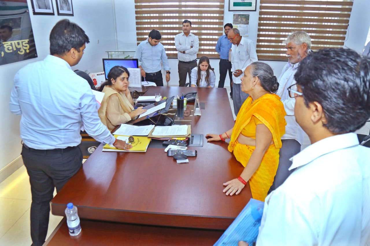 जिलाधिकारी प्रेरणा शर्मा की जन सुनवाई:…