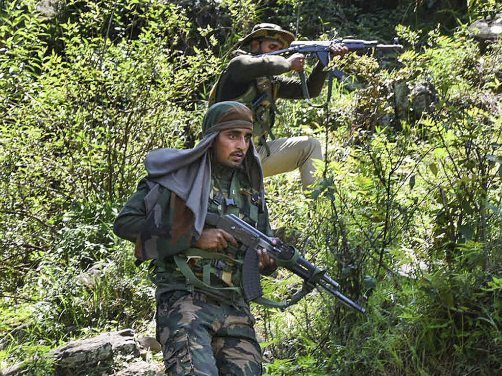 आतंकवादियों ने किया जवान का अपहरण, भारतीय सेना ने शुरू किया तलाशी अभियान