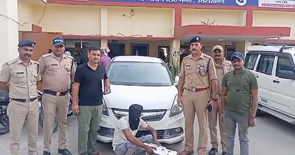 चोरी की स्विफ्ट डिजायर कार बरामद, पुलिस ने वसीम को किया गिरफ्तार