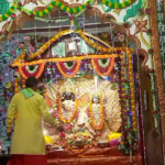 बांके बिहारी मंदिर में गोवर्धन महाराज की धूमधाम से हुई महा आरती