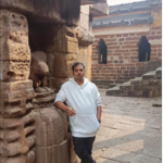 लिंगराज मंदिर सिगरेट कांड: सोशल मीडिया पर फोटो वायरल, जांच शुरू