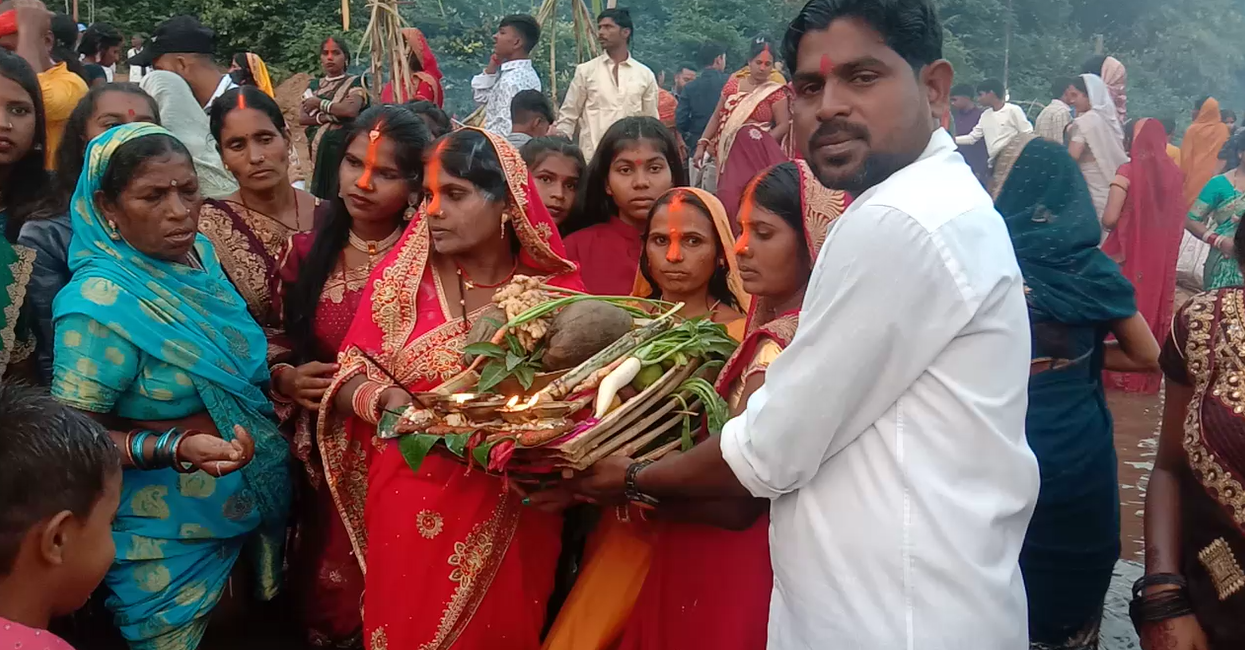 चतरा जिले में लोक आस्था का महापर्व छठ हर्षोल्लास के साथ हुआ संपन्न