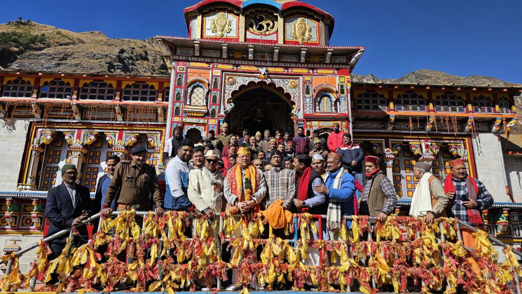 मुख्यमंत्री श्री पुष्कर सिंह धामी ने किए बद्री विशाल के दर्शन