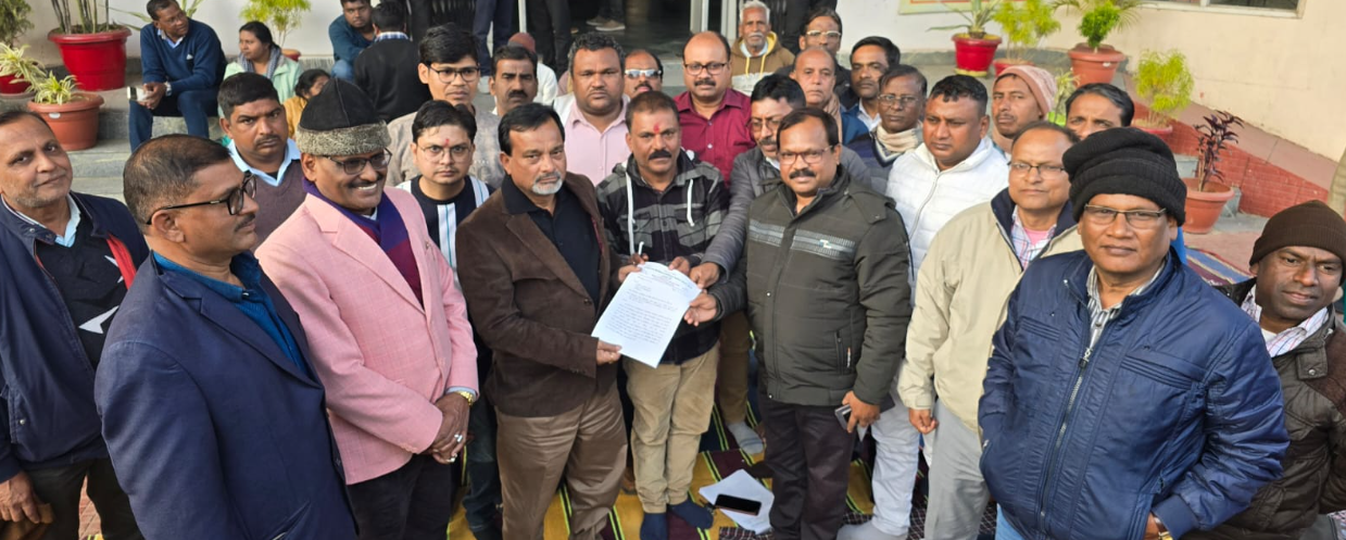 शिक्षकेत्तर कर्मचारी का एकदिवसीय धरना…