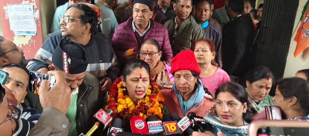 भाजपा से शैलेन्द्र रावत और कांग्रेस से मेयर पद पर रंजना ने कराया नामांकन