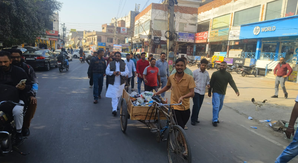 यूथ अकाली दल ने किया आप विधायक के खिलाफ धरना प्रदर्शन