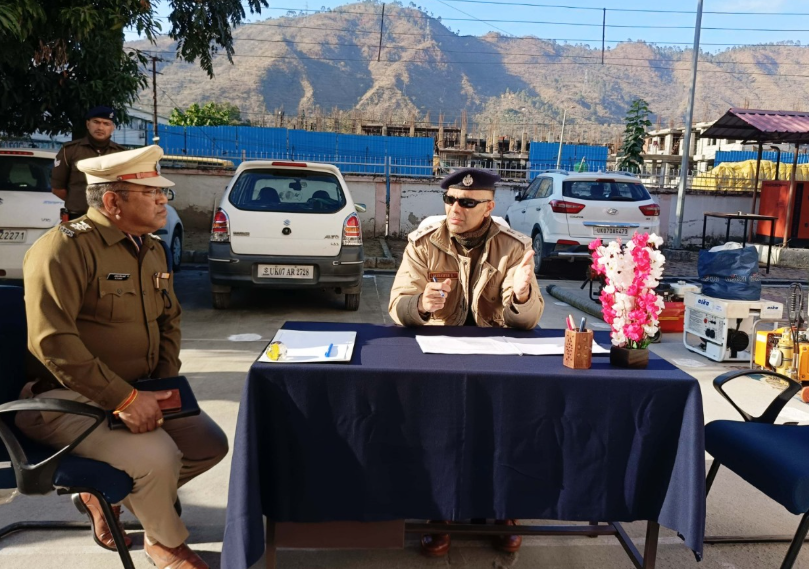 वरिष्ठ पुलिस अधीक्षक पौड़ी ने किया फायर यूनिट व महिला थाना श्रीनगर का वार्षिक निरीक्षण