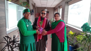 मुख्य सचिव को किया कुबेर का पौधा उपहार…