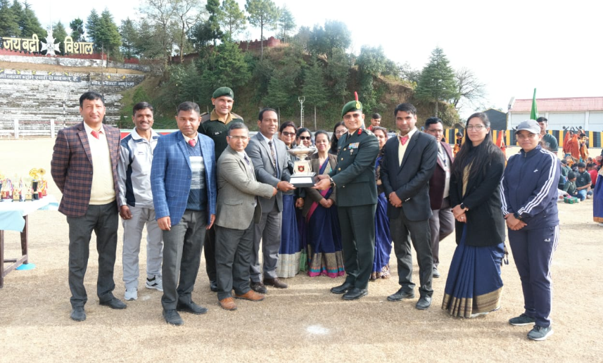 सुभाष सदन को मिली चैंपियन ट्रॉफी