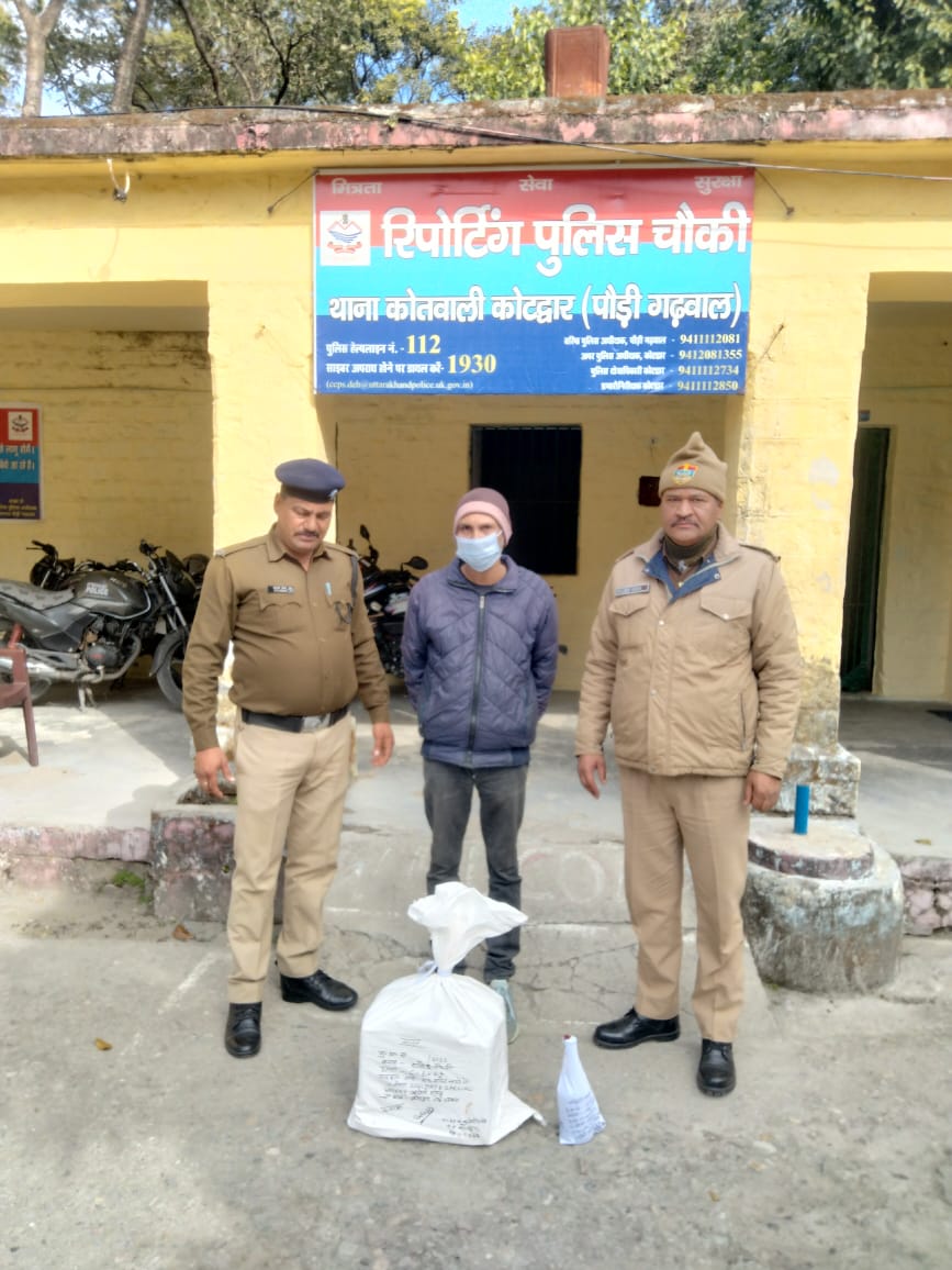 कोटद्वार पुलिस ने अवैध शराब के साथ एक…