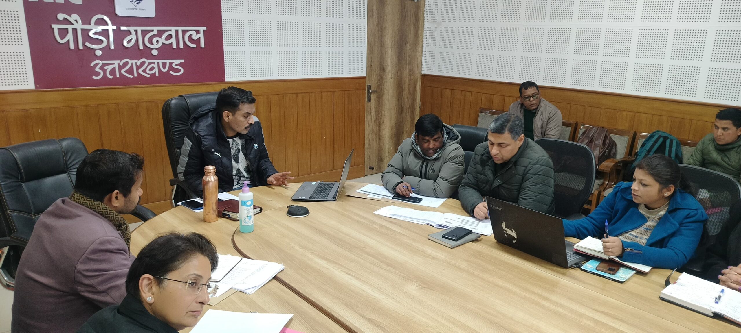 क्रैश बैरियर में अनियमितता पर निर्माणदायी संस्था के…