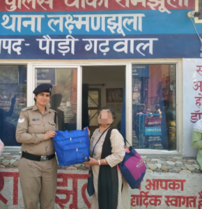 खोया हुआ पर्स वापस पाकर महिला ने किया…